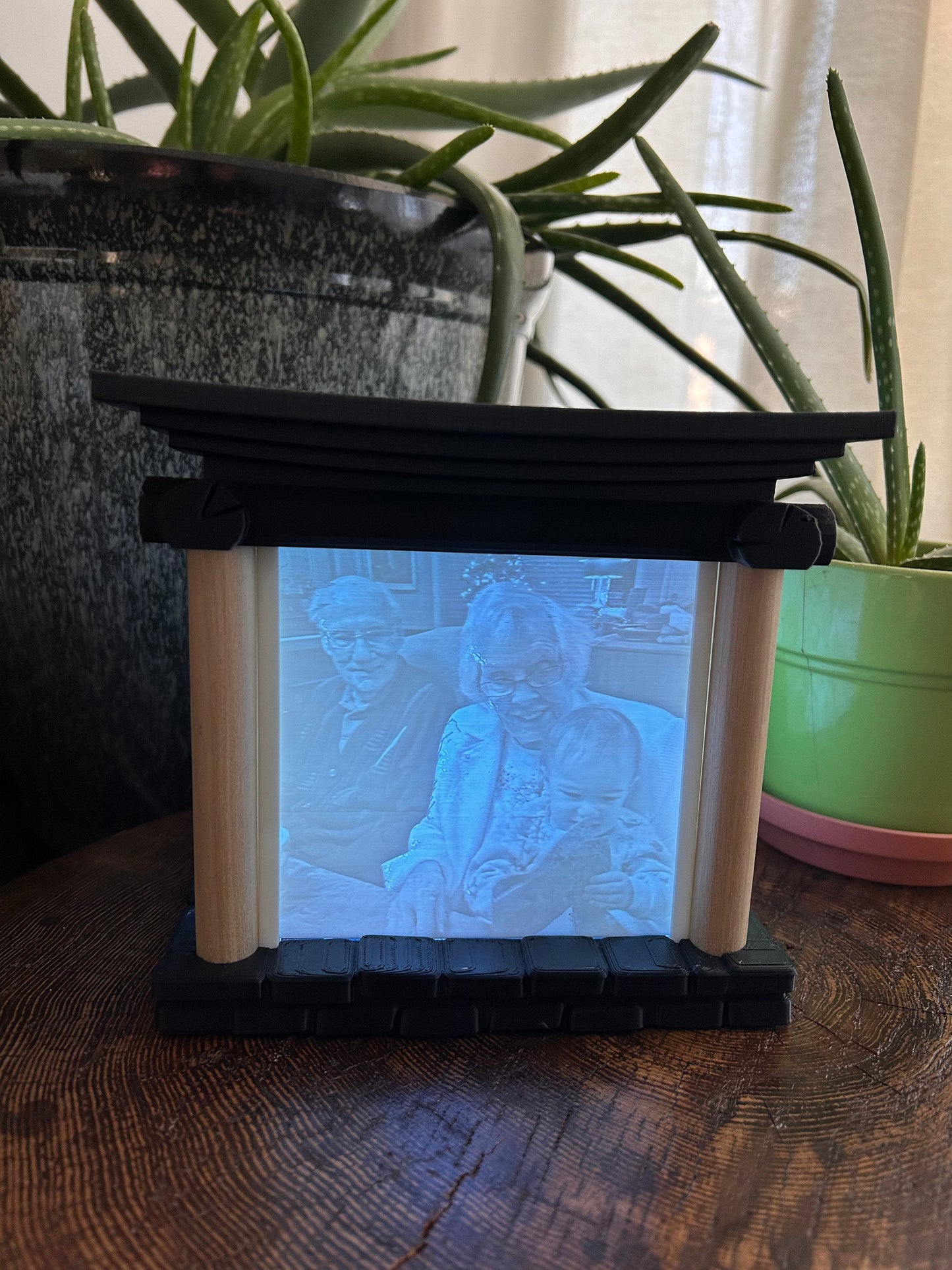 Table lamp with 4 Personalize picture Lithophane to share some Precious moment of Love