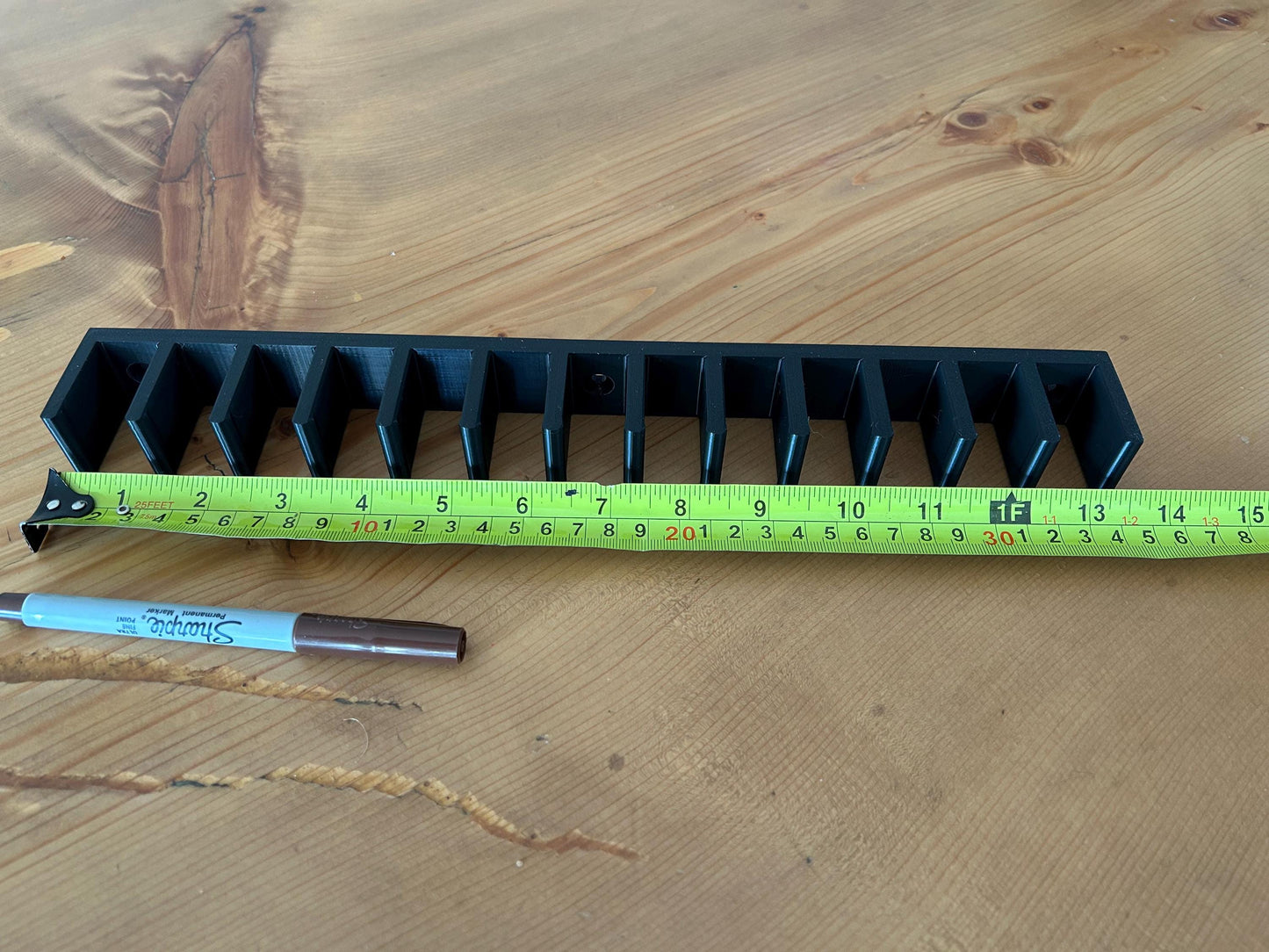 13-Stick Hockey Stick Rack: Wall Mount Gear Organizer