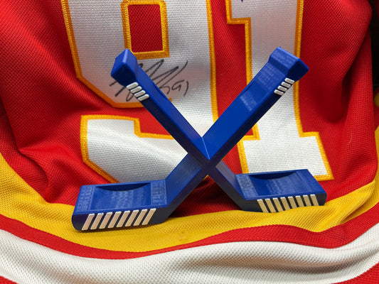 Hockey Puck Display Stand – Personalized Desk Holder – Minimalist Hockey Gift for Players & Fans – 3D Printed Puck Holder